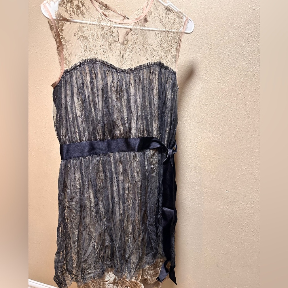 Black/Cream Lace Dress